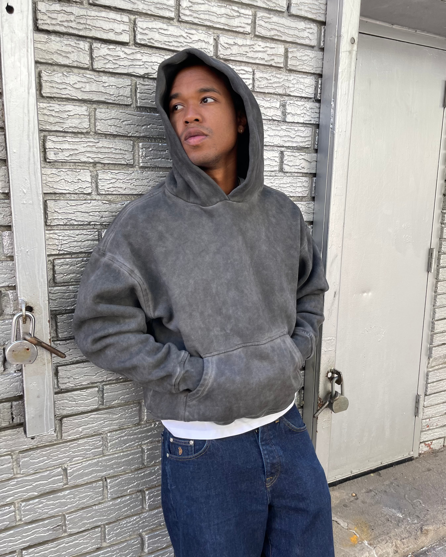 OIL BLACK HOODIE